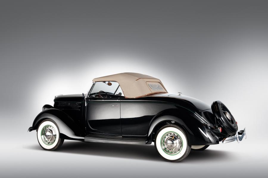  Ford V8 DeLuxe Roadster 1936 года  (фото 2 из 32)